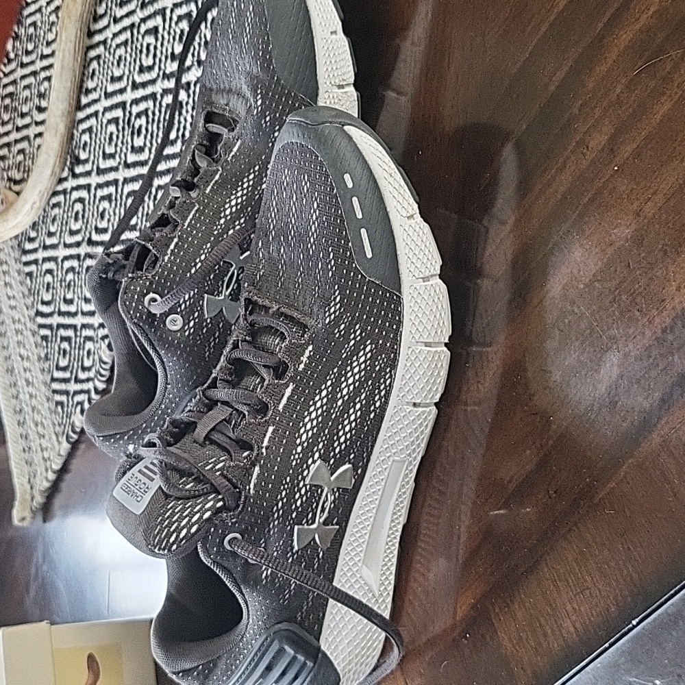 Under Armour Charged Rogue